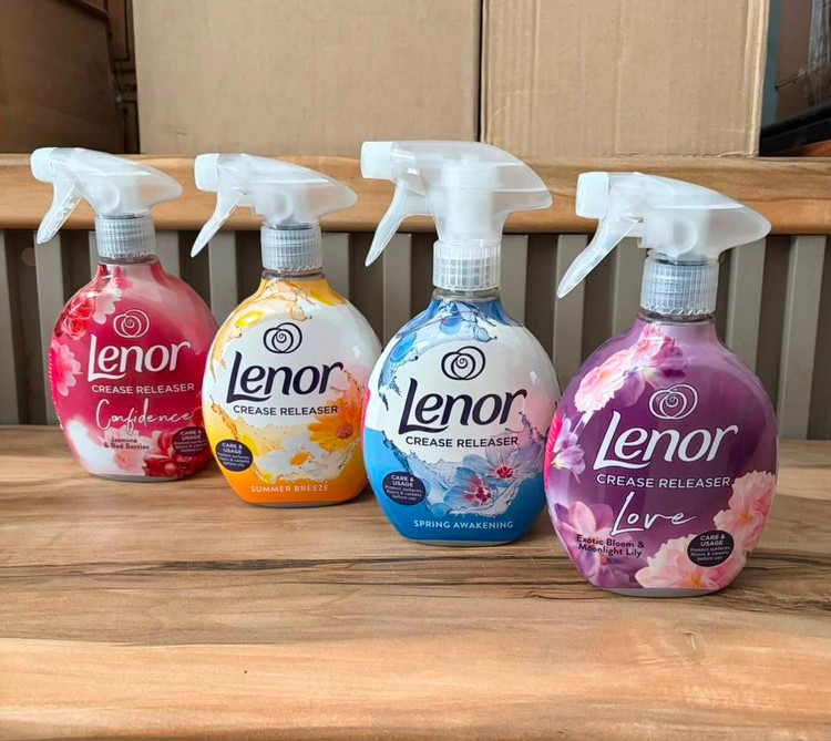 اسپری ضد چروک Lenor Crease Releaser خوشبو کننده لباس 500 میل
